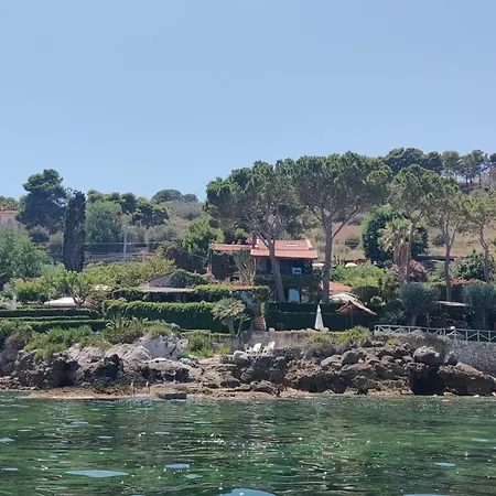 Alle Due Torri, Sulla Roccia A Picco Sul Mare Altavilla Milicia