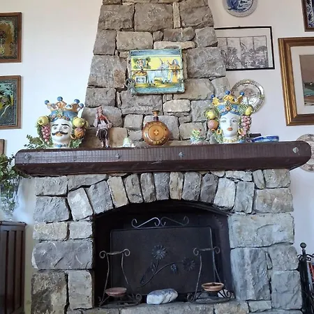 Alle Due Torri, Sulla Roccia A Picco Sul Mare *