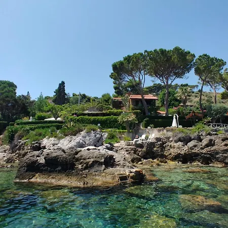 Alle Due Torri, Sulla Roccia A Picco Sul Mare بيت للعطل *