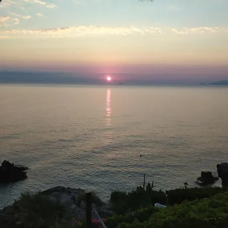 Alle Due Torri, Sulla Roccia A Picco Sul Mare Дом отдыха *