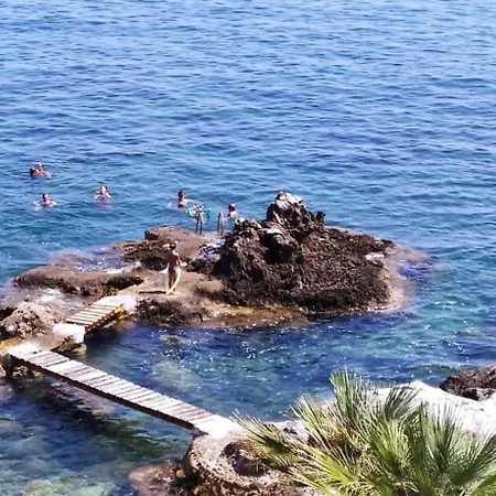 Alle Due Torri, Sulla Roccia A Picco Sul Mare Альтавилла-Милича