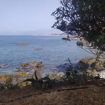 Alle Due Torri, Sulla Roccia A Picco Sul Mare *