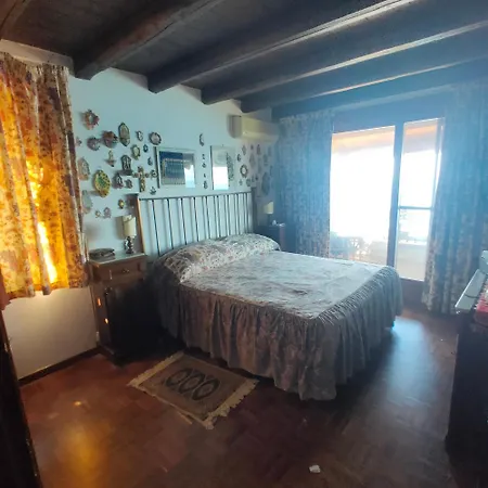 Alle Due Torri, Sulla Roccia A Picco Sul Mare بيت للعطل