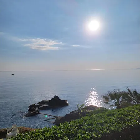 بيت للعطل Alle Due Torri, Sulla Roccia A Picco Sul Mare