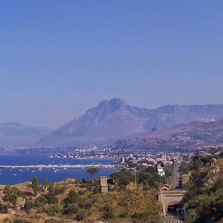 Alle Due Torri, Sulla Roccia A Picco Sul Mare بيت للعطل *