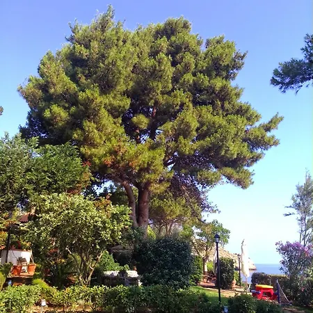 Alle Due Torri, Sulla Roccia A Picco Sul Mare * Альтавилла-Милича