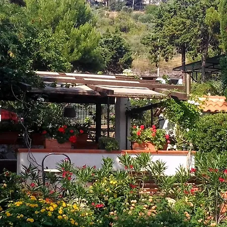 Alle Due Torri, Sulla Roccia A Picco Sul Mare بيت للعطل ألتافيلا ميليتشا