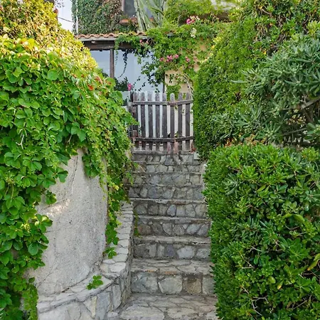 Alle Due Torri, Sulla Roccia A Picco Sul Mare بيت للعطل *