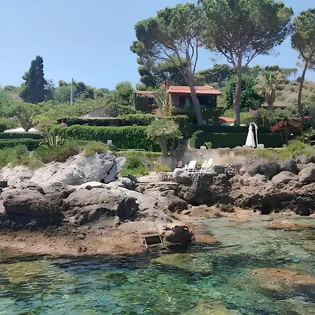 Alle Due Torri, Sulla Roccia A Picco Sul Mare Altavilla Milicia