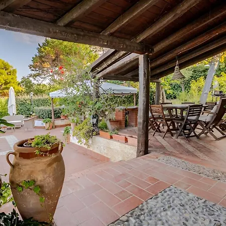 Alle Due Torri, Sulla Roccia A Picco Sul Mare