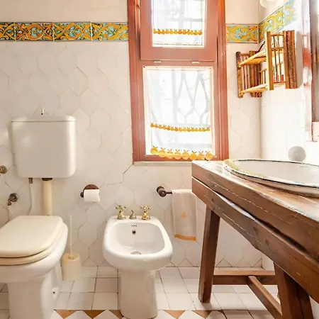 Alle Due Torri, Sulla Roccia A Picco Sul Mare بيت للعطل *