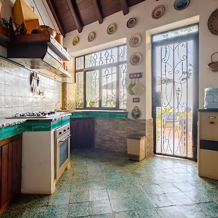 بيت للعطل Alle Due Torri, Sulla Roccia A Picco Sul Mare *