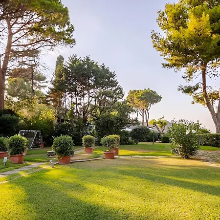 Alle Due Torri, Sulla Roccia A Picco Sul Mare ألتافيلا ميليتشا