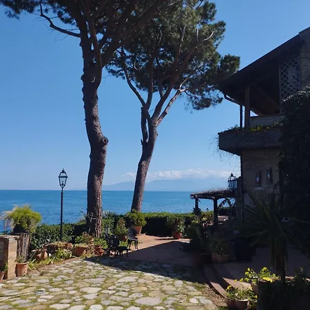 Alle Due Torri, Sulla Roccia A Picco Sul Mare Altavilla Milicia