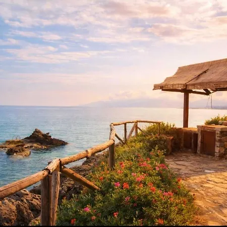 Ferienhaus Alle Due Torri, Sulla Roccia A Picco Sul Mare Altavilla Milicia